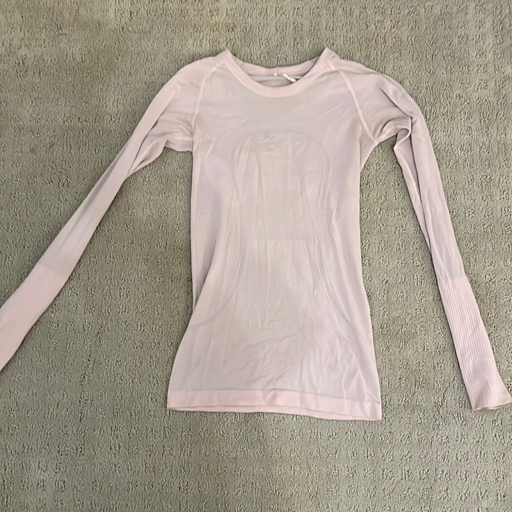 Used lulu lemon swift long tee size 4
